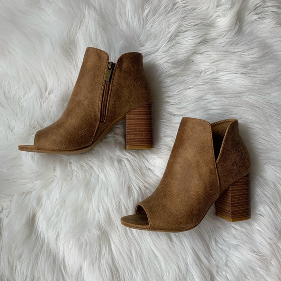 SALE LAST 🆕 Aubrey - Tan Ankle Booties - Picture 3 of 5